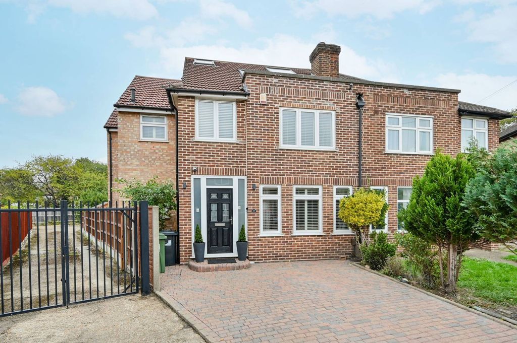 Property photo 2 of 20