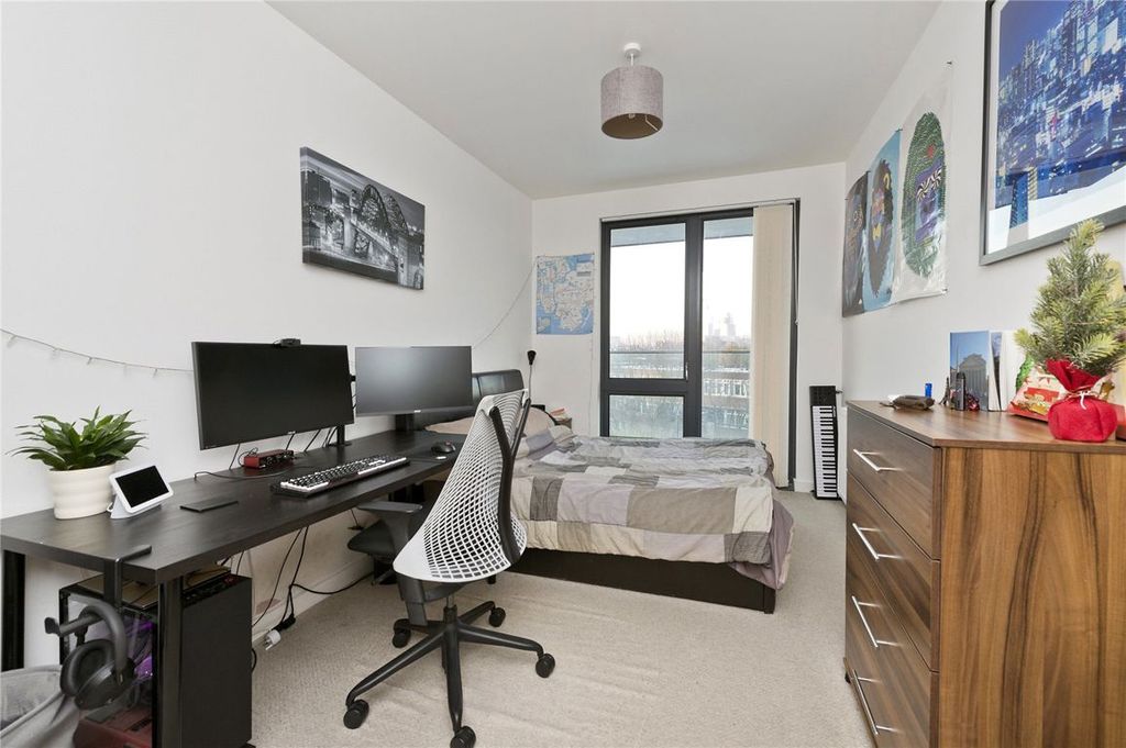 Property photo 3 of 6