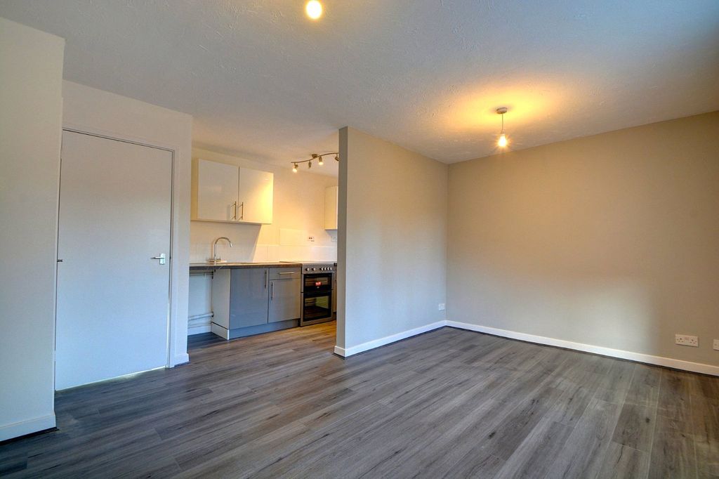 Property photo 2 of 6 Picture No. 03