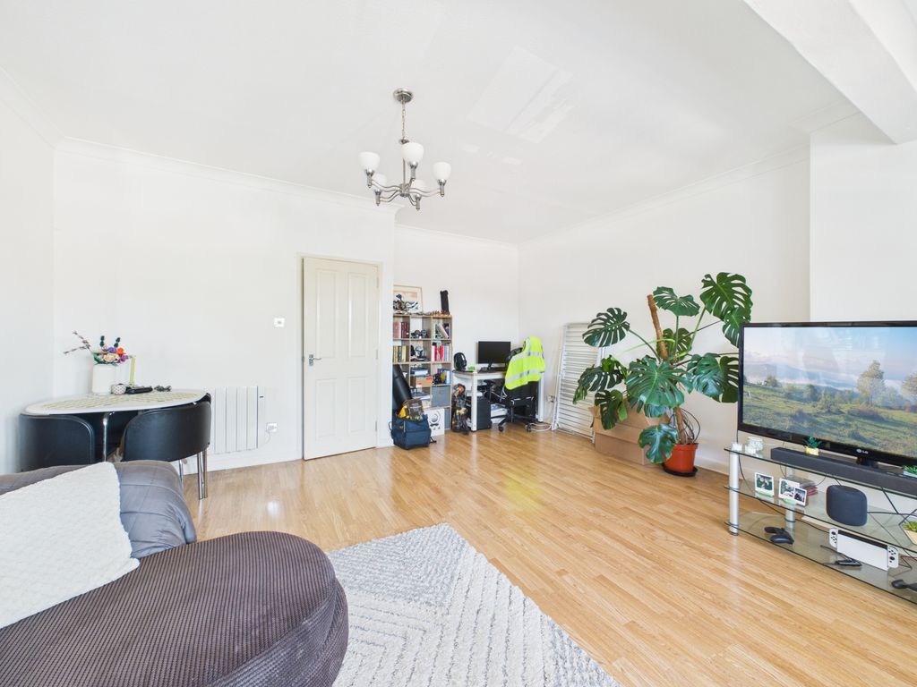 Property photo 3 of 28