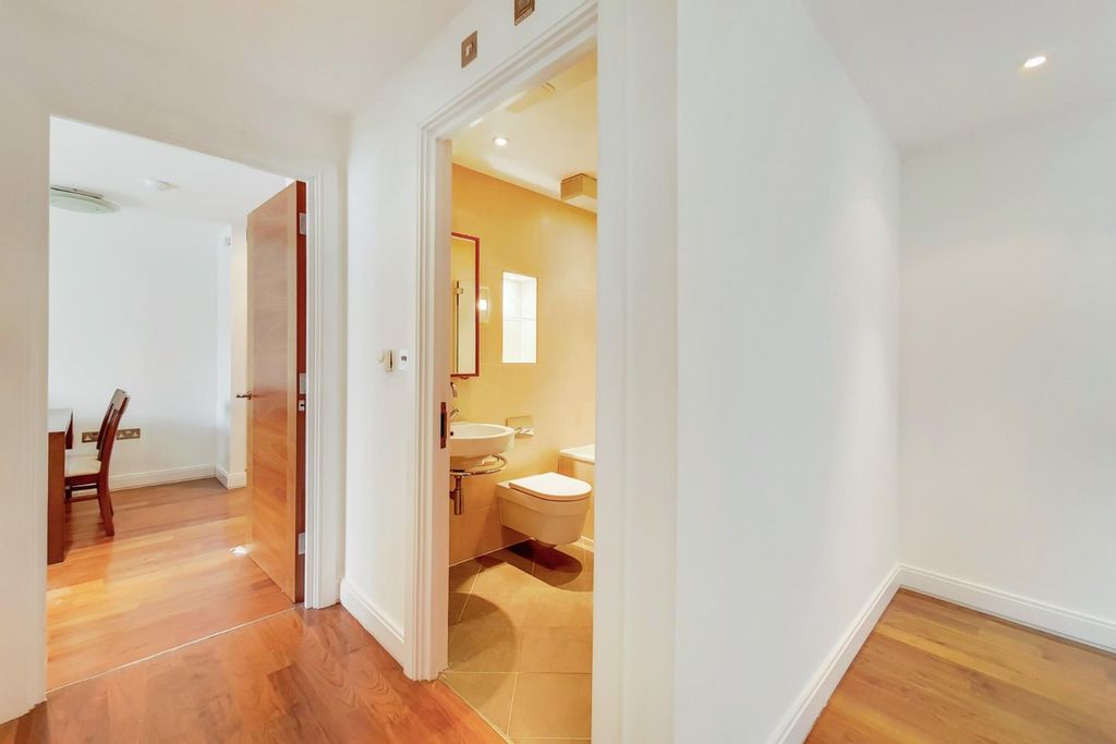 Property photo 3 of 11 0_Hall-0.Jpg