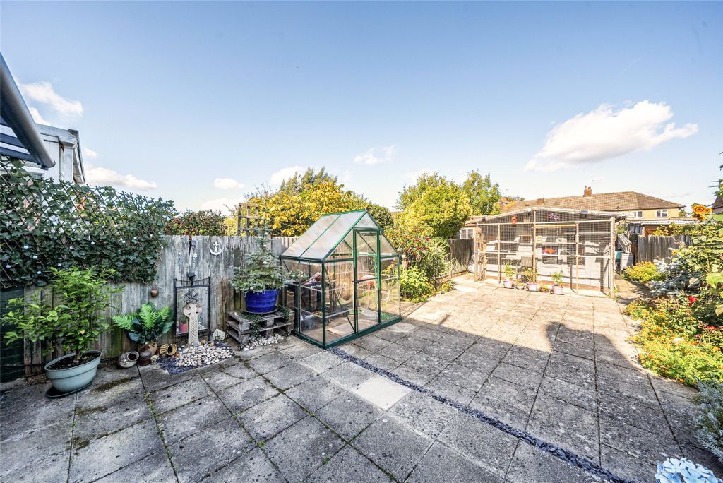 Property photo 2 of 15 Picture No. 16