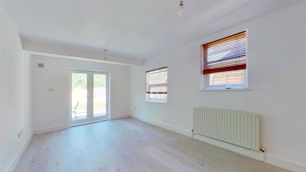 Property photo 2 of 6 Kingston-Road-Raynes-Park-Sw20-06082020_175607.Jpg