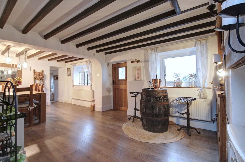 Property photo 3 of 26