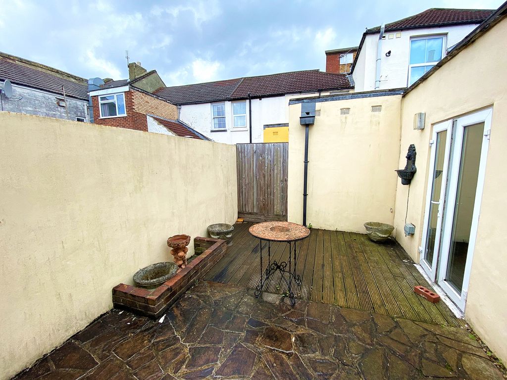 Property photo 2 of 12