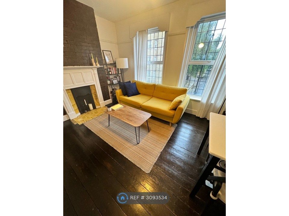 Property photo 1 of 35 Lounge