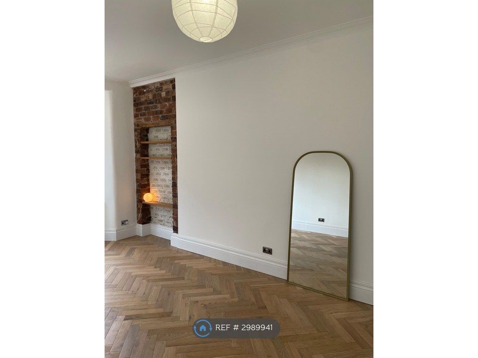 Property photo 2 of 14 Living Room