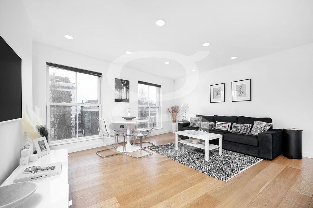 Property photo 1 of 13 W02.Jpg