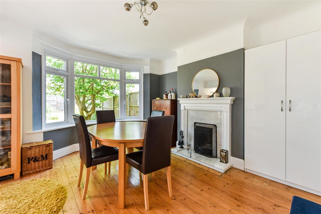 Property photo 3 of 23 Dining Room