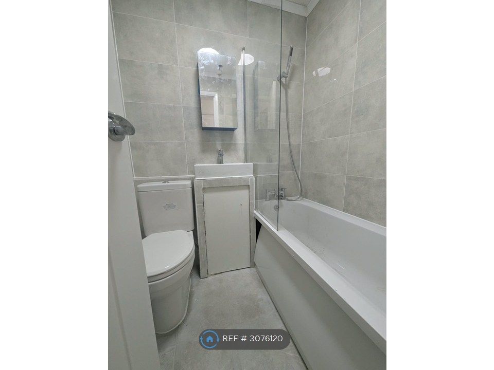 Property photo 3 of 4 Bathroom