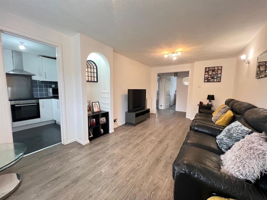 Property photo 3 of 10 04.Jpg