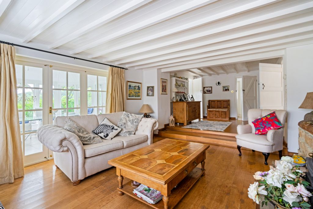Property photo 3 of 17