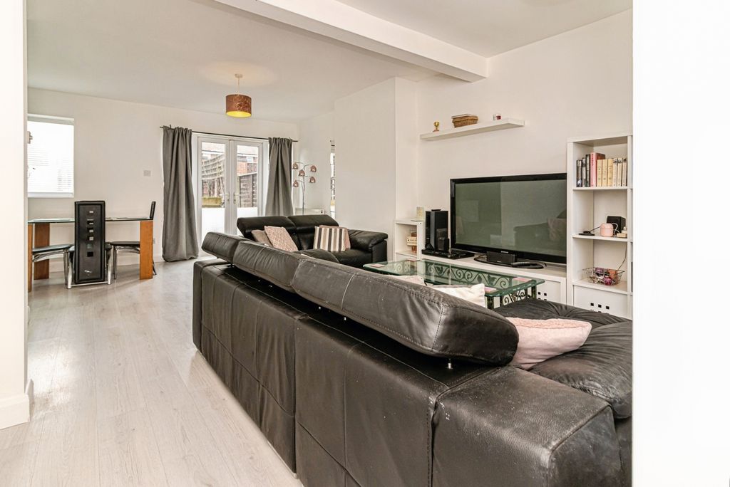 Property photo 2 of 28 Photo