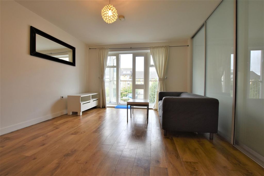 Property photo 3 of 11