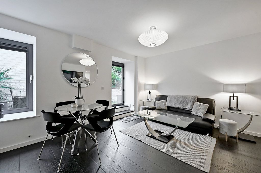 Property photo 1 of 8 Reception Room