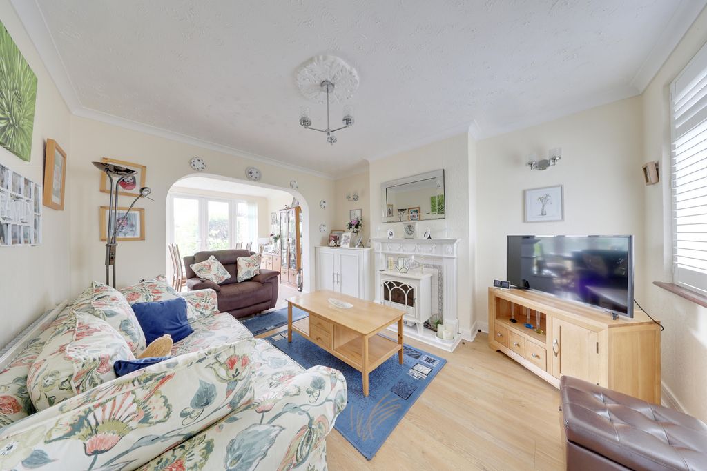 Property photo 2 of 13