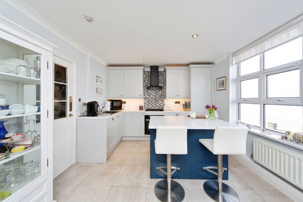 Property photo 2 of 29 Pbox-Img.Jpg