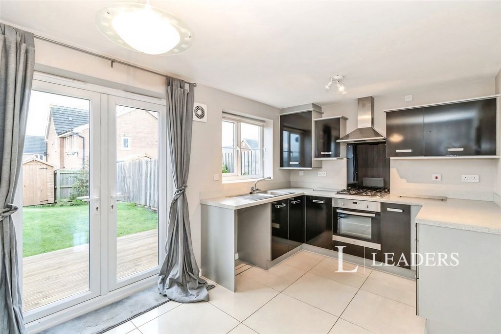 Property photo 3 of 10 Pbox-Img.Jpg