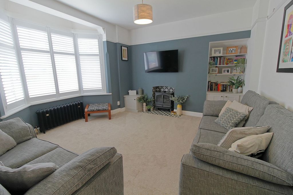 Property photo 3 of 38