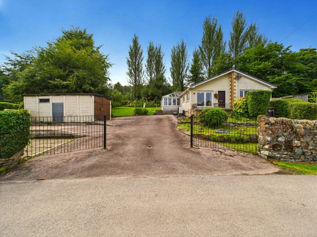Property photo 2 of 28