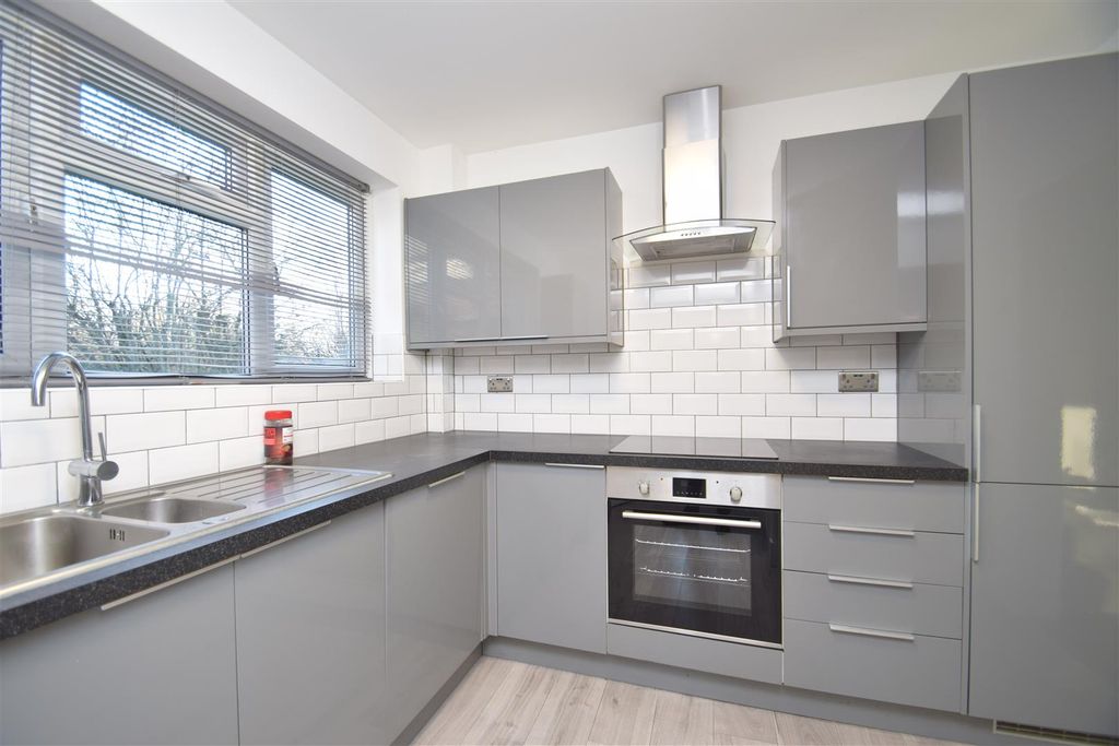 Property photo 2 of 13 Kitchen