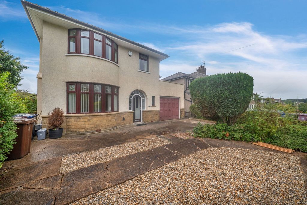 Property photo 2 of 39