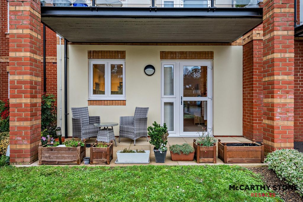 Property photo 1 of 21 8583239-Exterior05-800.Jpg