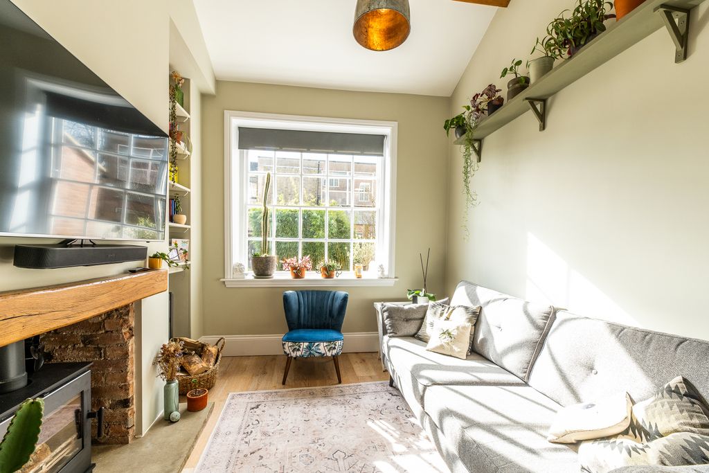 Property photo 3 of 23