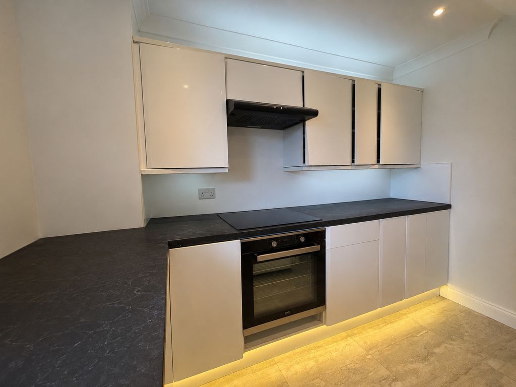 Property photo 2 of 6 Kitchen