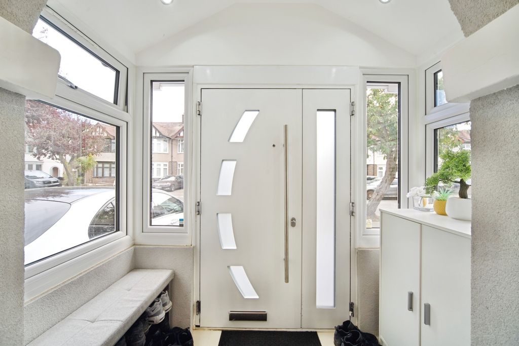 Property photo 2 of 27 Photo