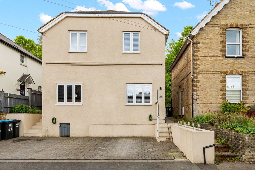 Property photo 2 of 17