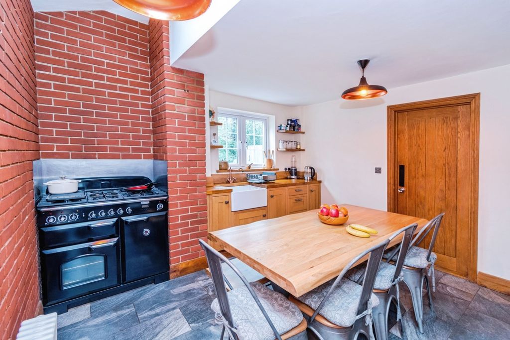 Property photo 3 of 17 Pbox-Img.Jpg