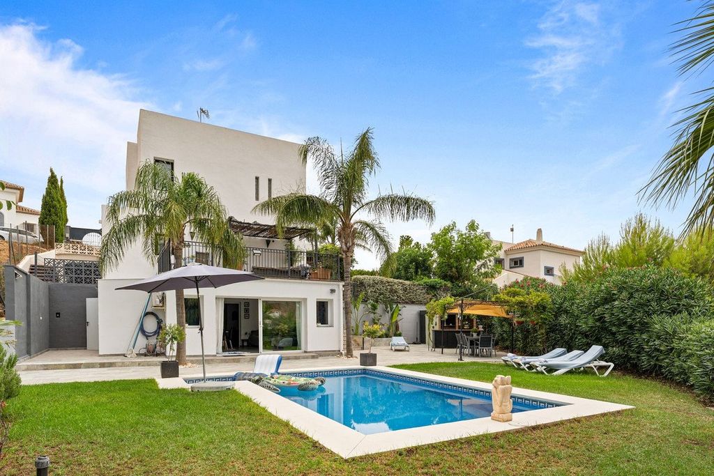 Property photo 1 of 25 Villa, Valtocado