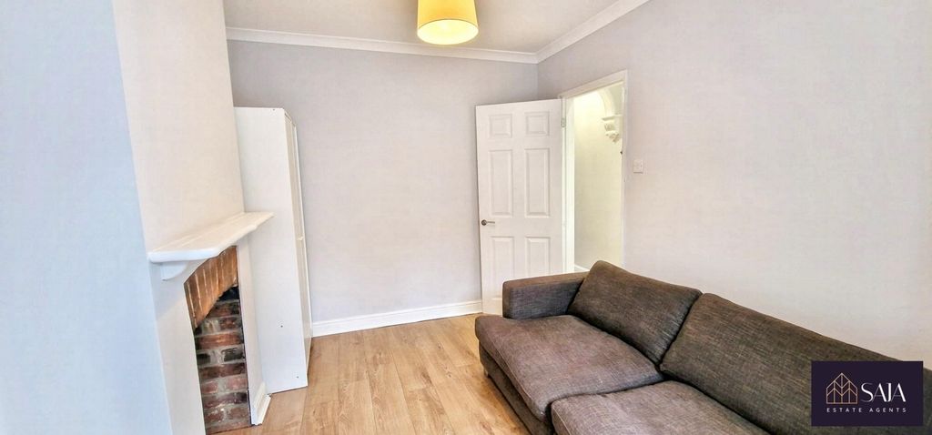 Property photo 2 of 9 Photo 10