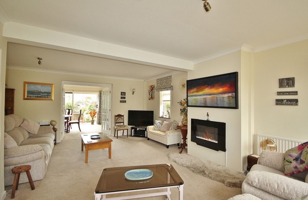 Property photo 3 of 24