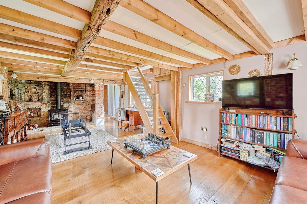 Property photo 2 of 25