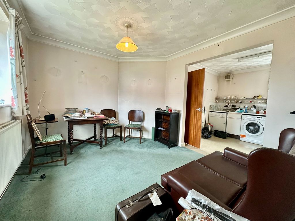 Property photo 3 of 14