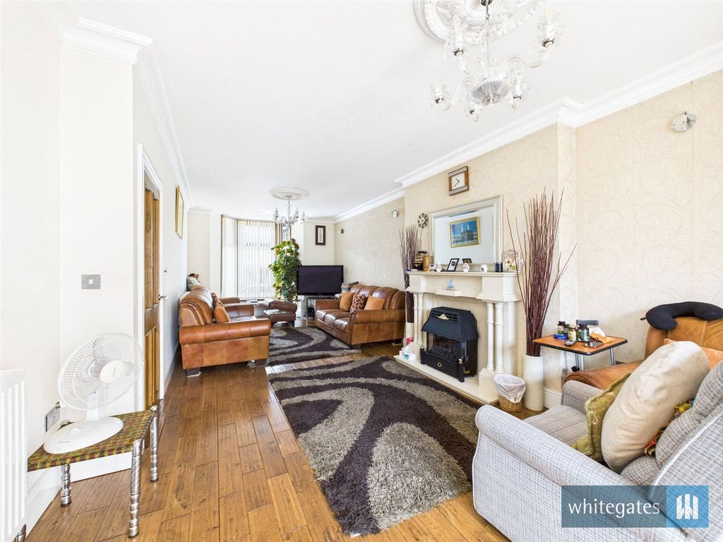 Property photo 3 of 33 Picture No. 02