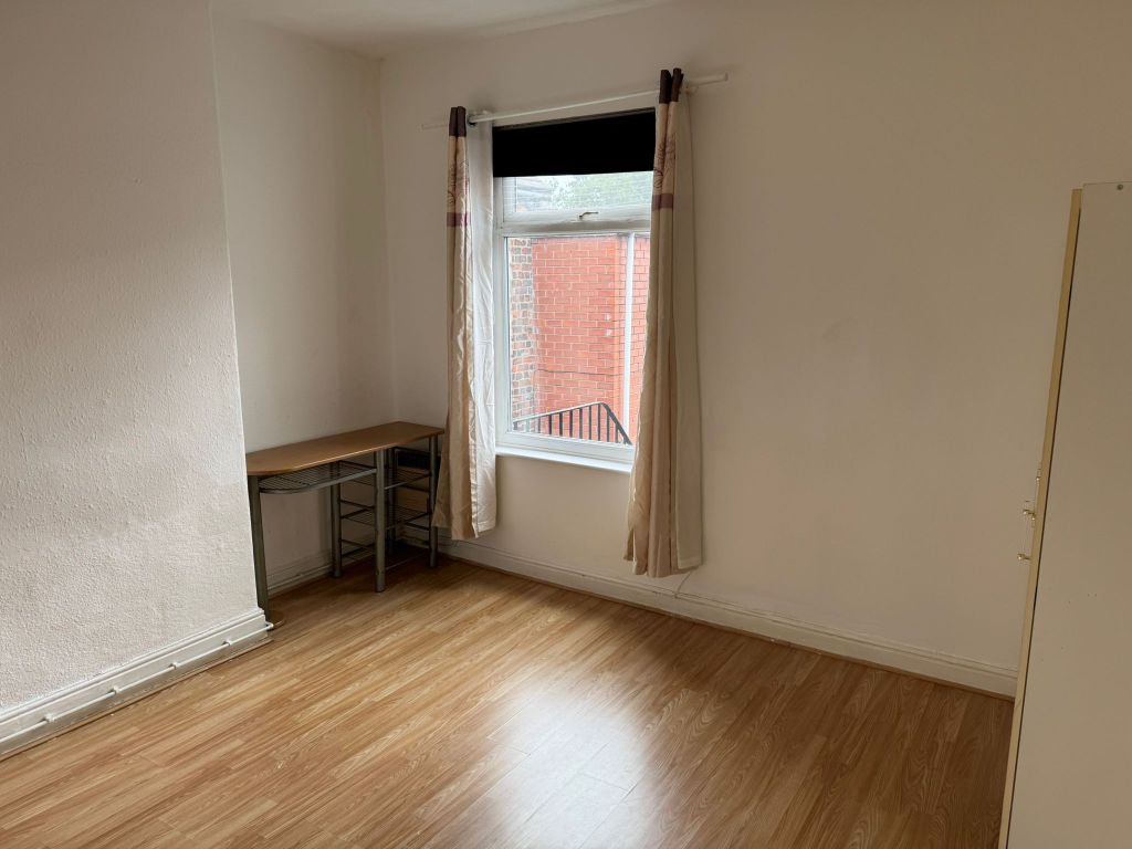 Property photo 3 of 8 Bedroom