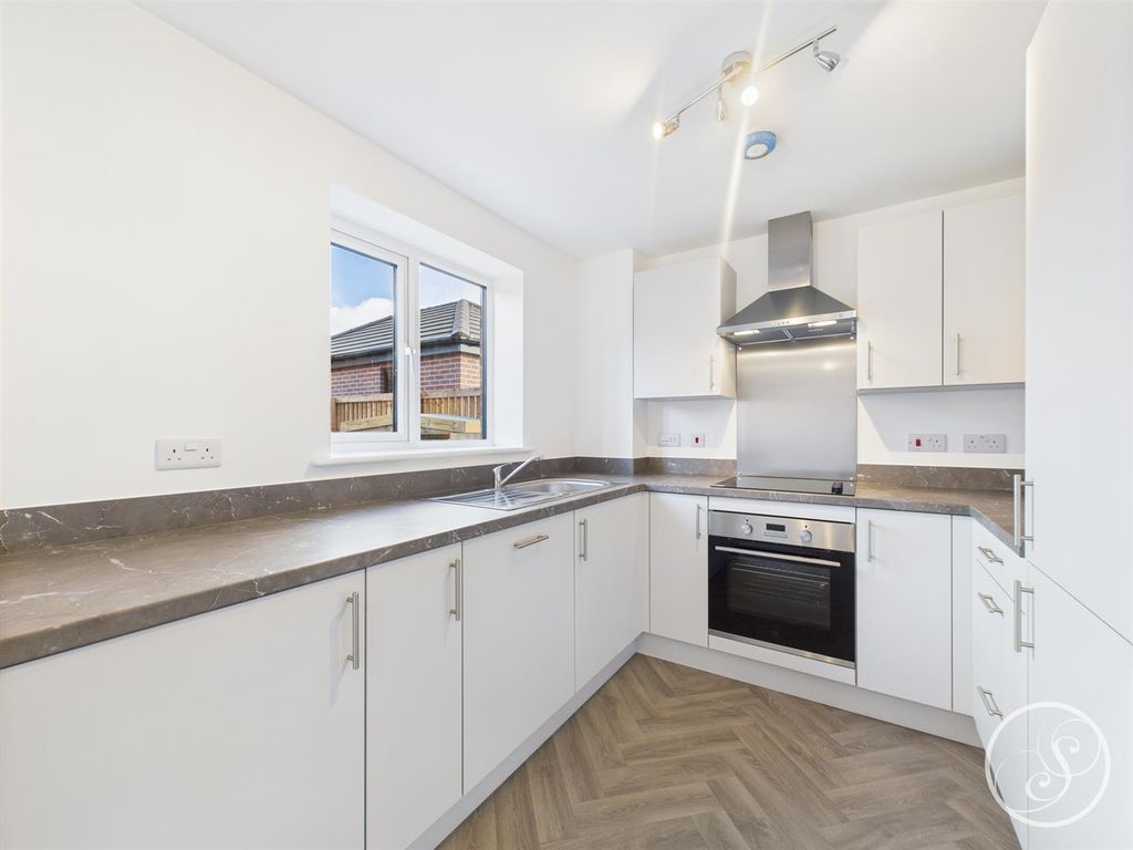 Property photo 2 of 13 Cam02071G0-Pr0673-Still002.Jpg