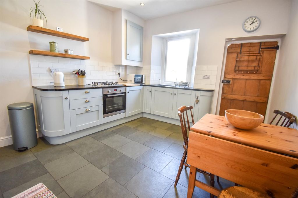 Property photo 3 of 12 Kitchen Diner