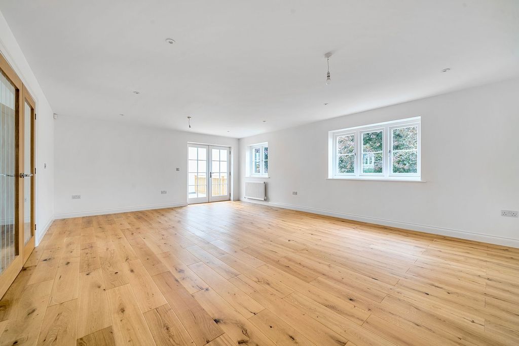 Property photo 2 of 24