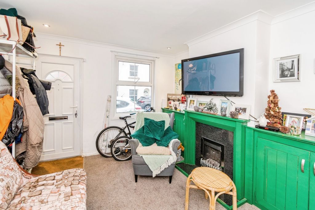 Property photo 3 of 12 Pbox-Img.Jpg