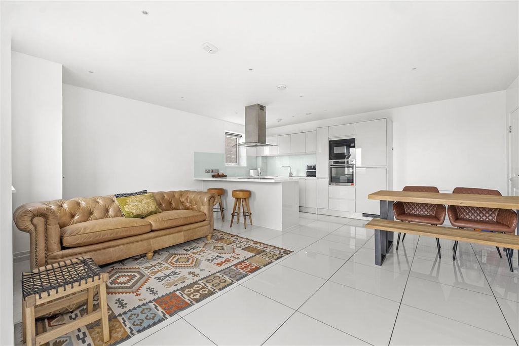 Property photo 3 of 27 19.Jpg