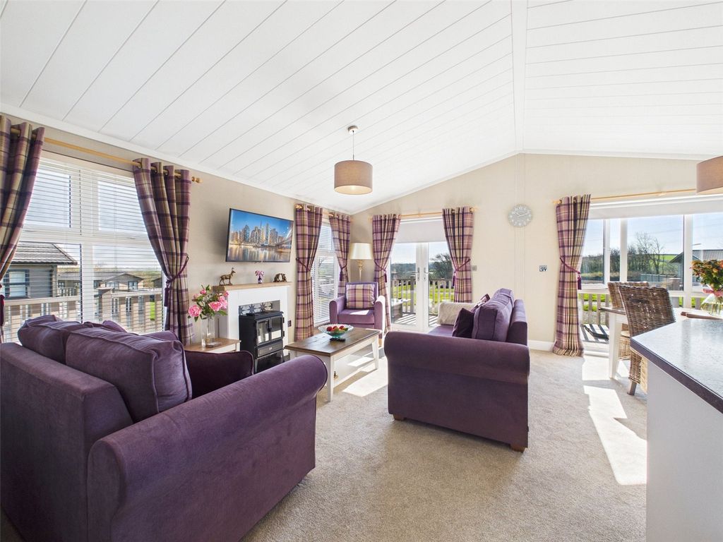 Property photo 2 of 12 Picture No. 02