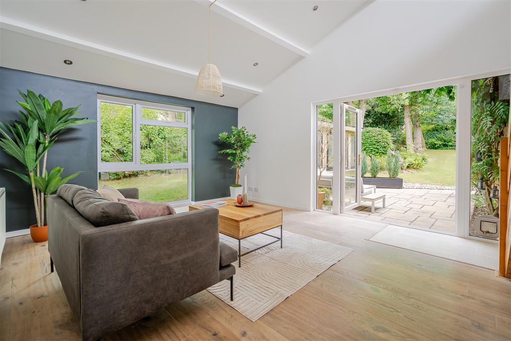 Property photo 2 of 14