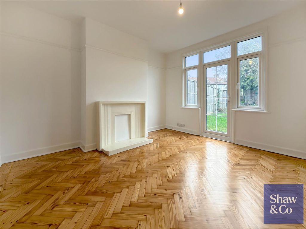 Property photo 3 of 10 Dining.Jpeg