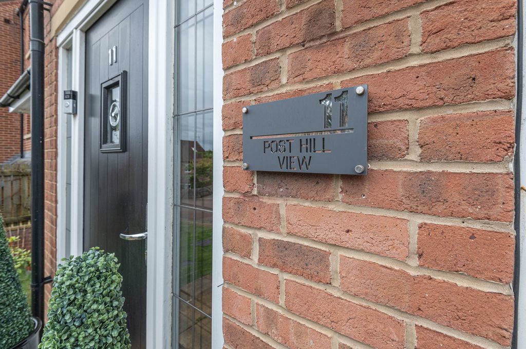 Property photo 2 of 32