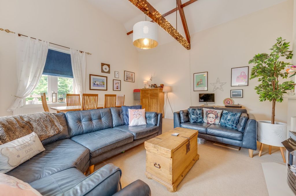 Property photo 2 of 44