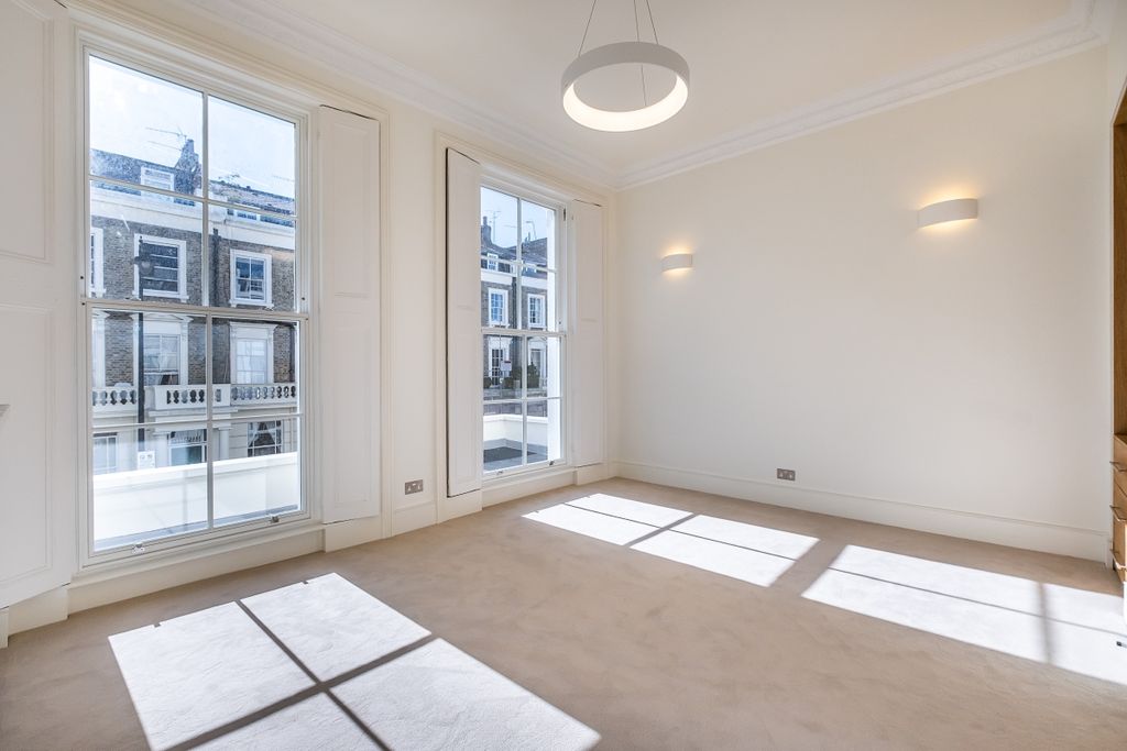 Property photo 3 of 13 Winchester-Street-02